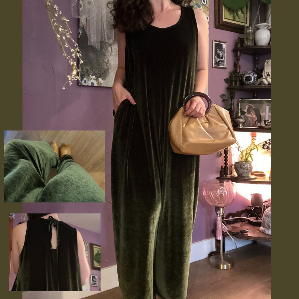 Elegant Velvet Jumpsuit in Olive Green